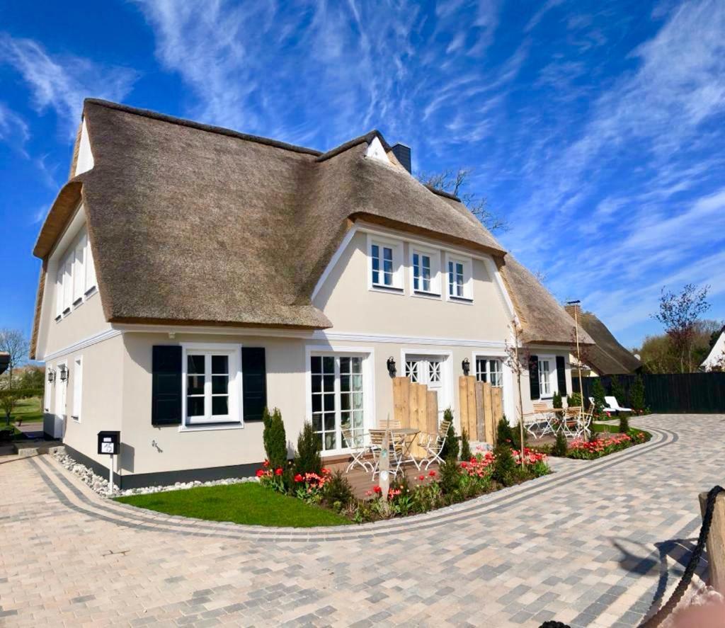 Апартаменты Traumhaus Unter Reet Цингст Экстерьер фото